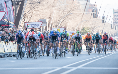 Groves (dreta) s'ha imposat a Strong (esquerra) i Coquard (mig) | Roger Benet